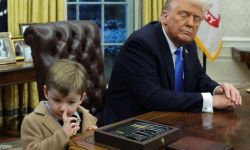 ترامب يرمم مكتبه وتقارير تربطه بـ "سلوك" نجل إيلون ماسك